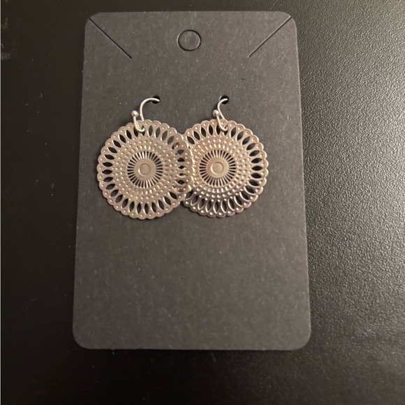 Jewelry - Elegant Silver Filigree Earrings